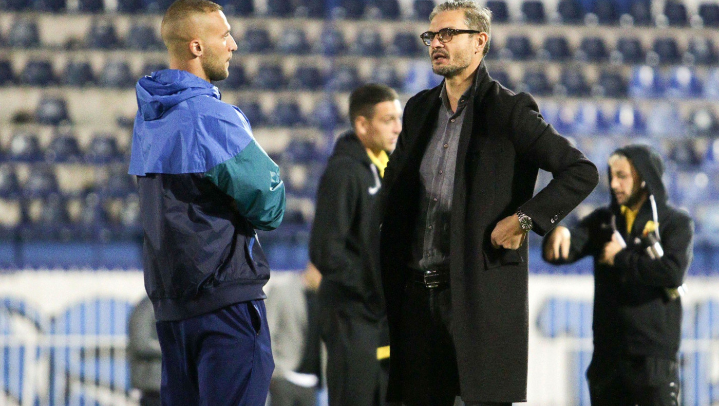 «Πρώτα οι αποδεσμεύσεις, μετά οι μεταγραφές»