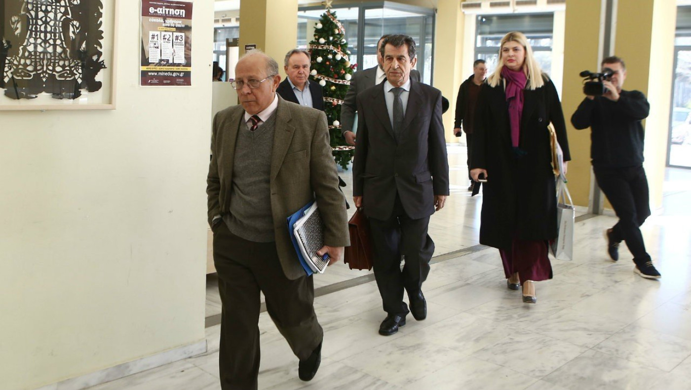 Πρέπει να τελειώσουμε με την σκανδαλολογία...