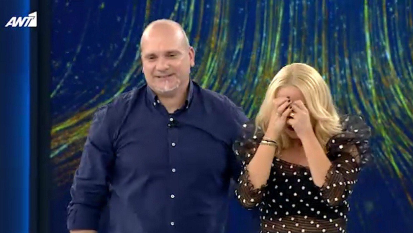 Ξέσπασε σε κλάματα η Μπεκατώρου με τον  παίκτη που κέρδισε 30.000 ευρώ στο Still Standing (video)