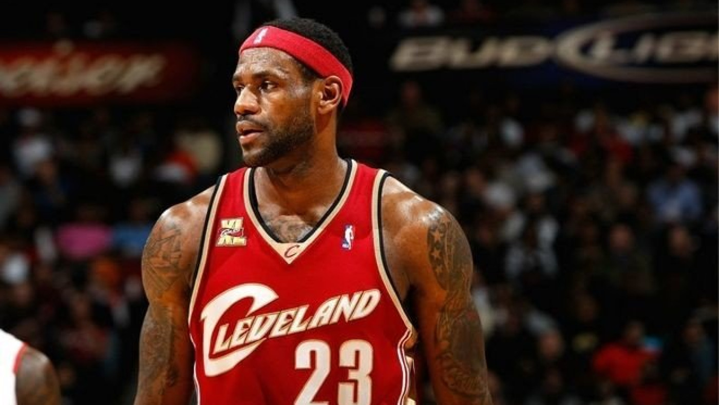 Τρελαίνει κόσμο ο Λεμπρόν, μαγικό Top10 (VIDEO)