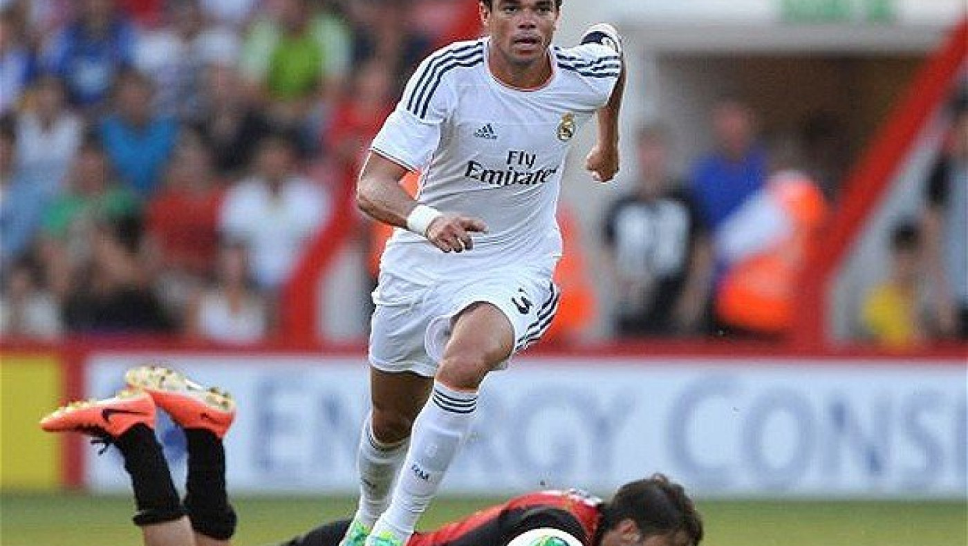 "Μάχη" του Μάντσεστερ για Πέπε