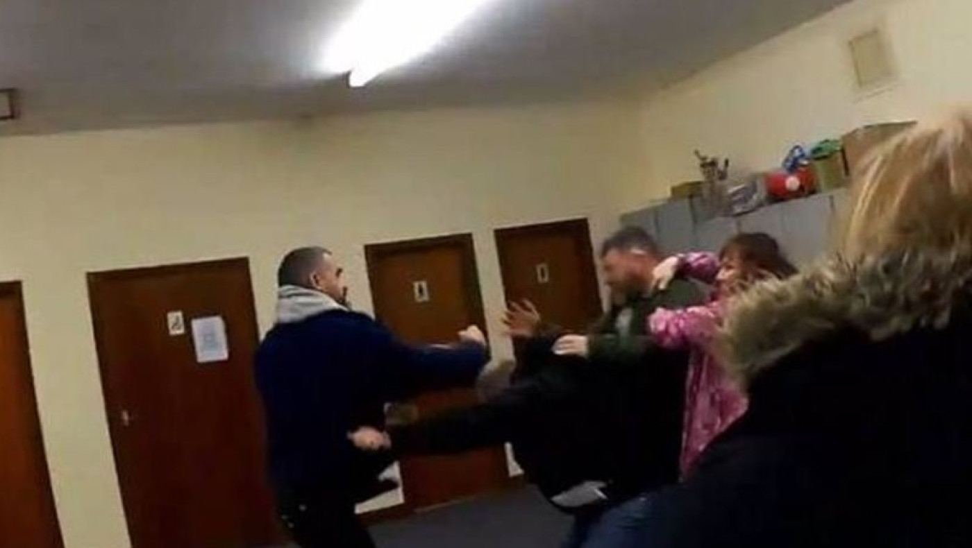 Τα κάναν «μπίλιες» για ένα... κοπάδι πρόβατα! (video)