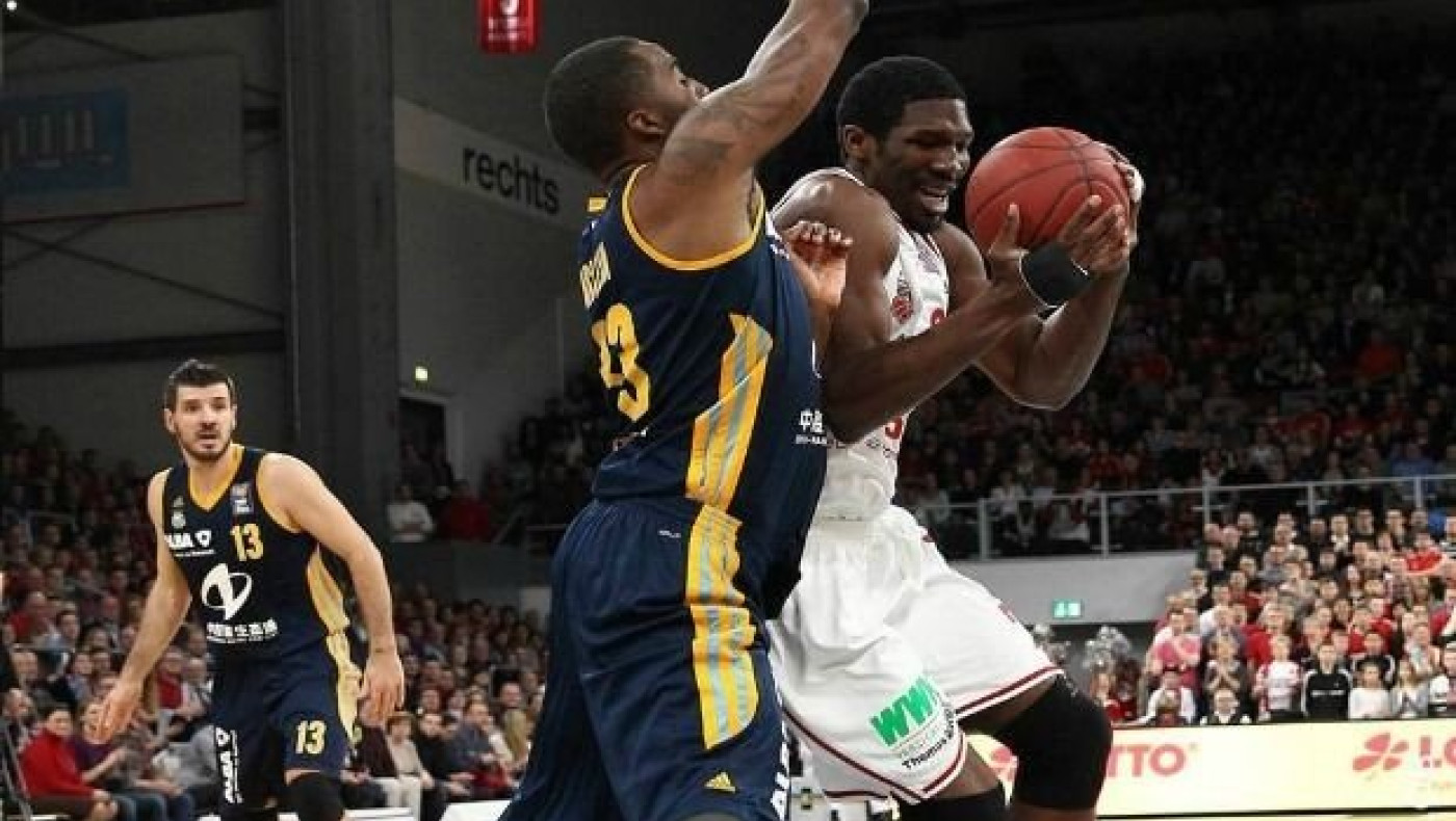 Διέσυρε την Άλμπα ο Τρινκιέρι