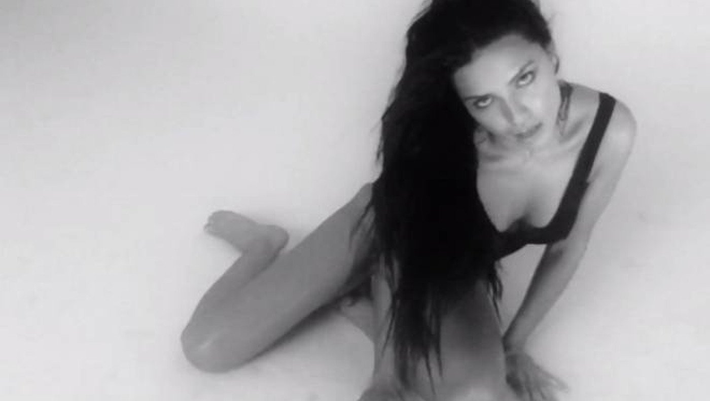 Η Αντριάνα Λίμα λάμπει και στα... ασπρόμαυρα! (pics+video)