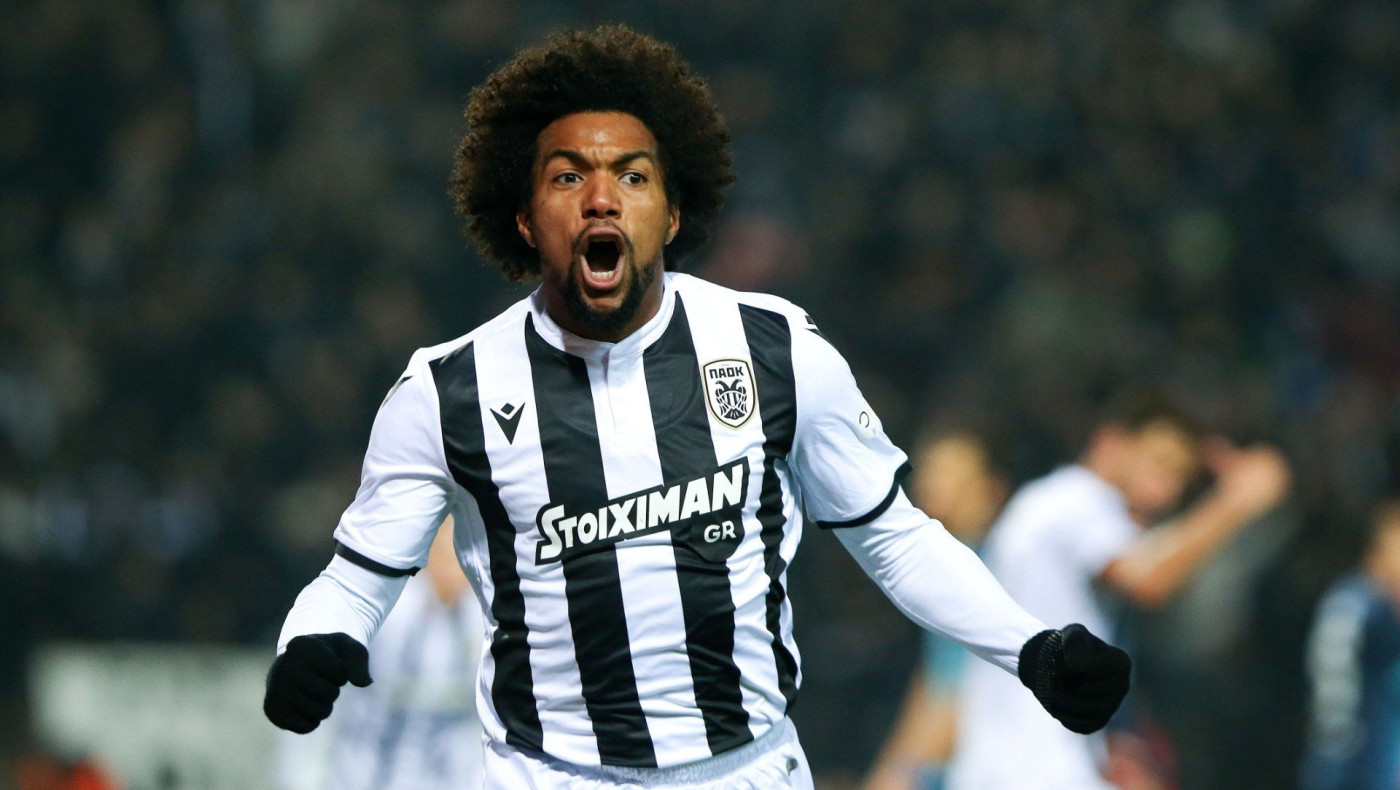 Ο Μπίσεσβαρ στην Εθνική Σουρινάμ