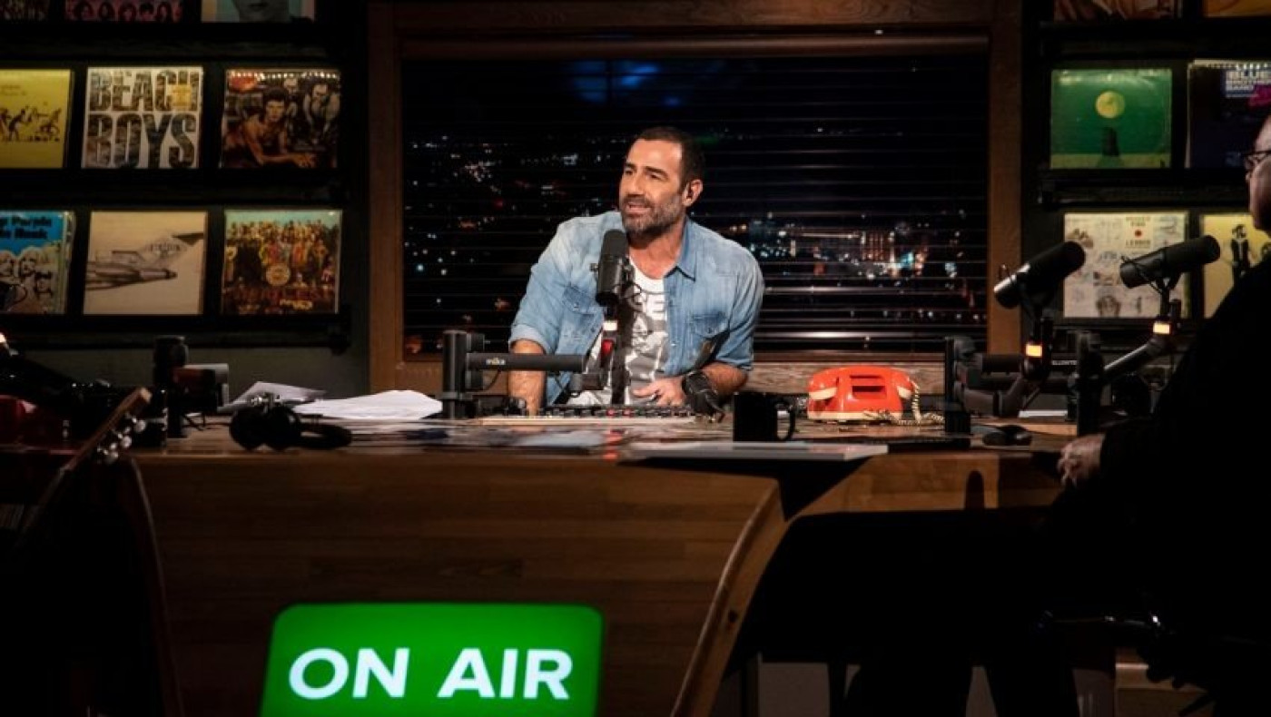 Ο πραγματικός λόγος που τελειώνουν «Ράδιο Αρβύλα» και «Βινύλιο»