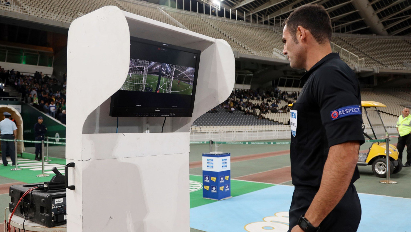 «Βράζει» ο Άρης με Κομίνη, ζητάει από Περέιρα να τον «τελειώσει»