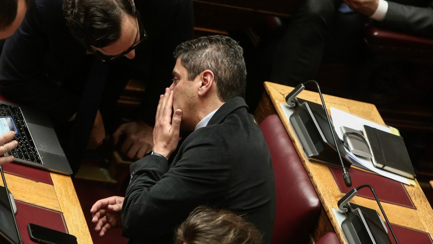 «Κρυμμένος» στη Βουλή ο Αυγενάκης