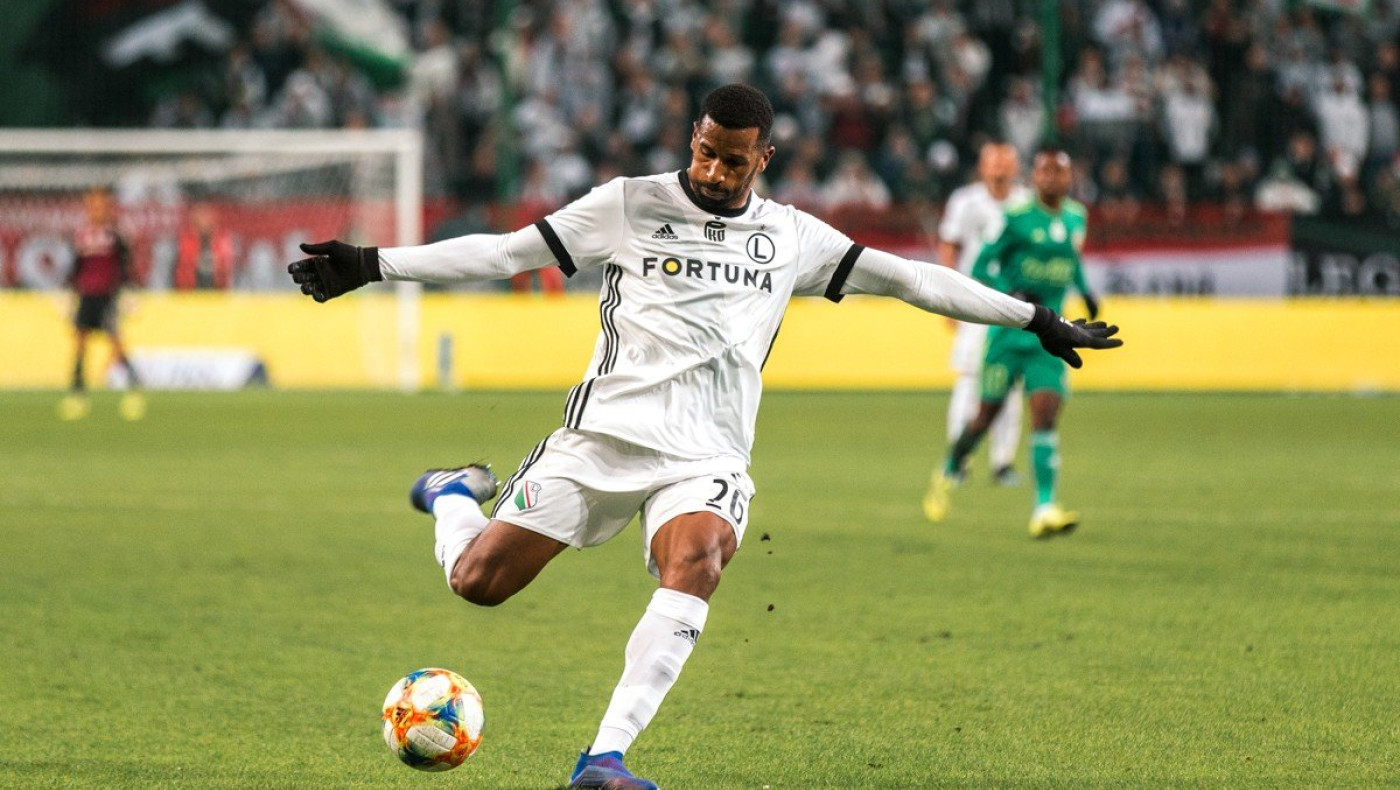 Παίρνει Καφού, πάει για Εμρέ Μορ ο Ολυμπιακός