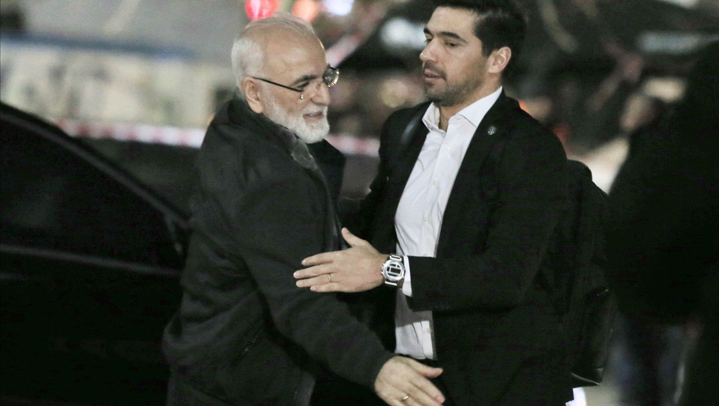 Θεωρείτε ότι πρέπει να μείνει ο Φερέιρα στον πάγκο του ΠΑΟΚ;