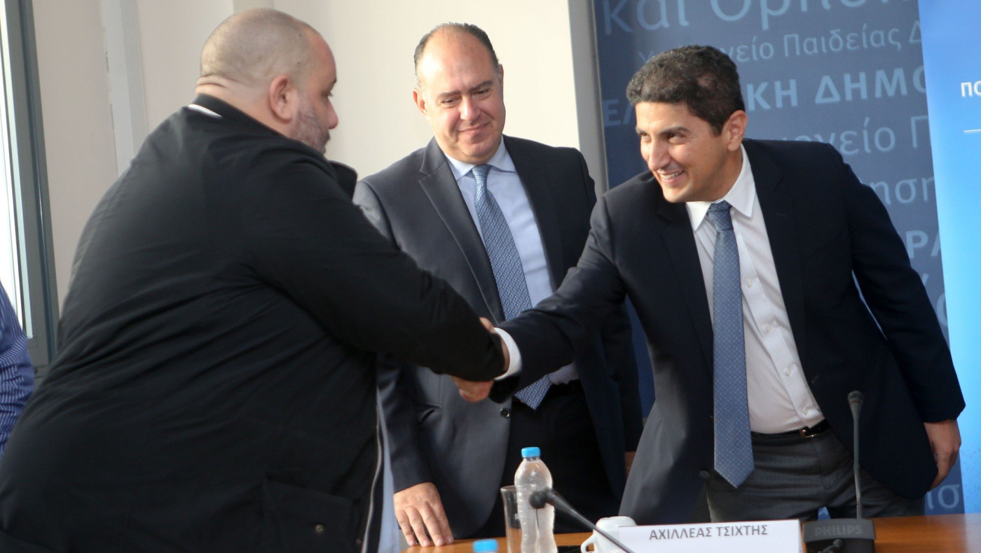 Αν τραβιόντουσαν αυτιά τις Κυριακές