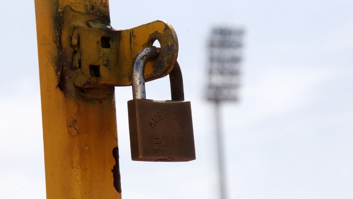 Σκέψεις για αναβολή ή κεκλεισμένων των θυρών