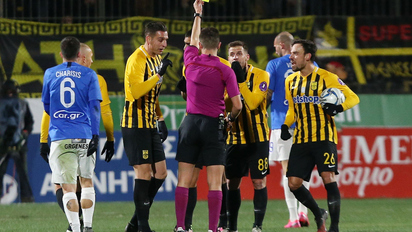 Λες και συμβιβάστηκε με τη ρεβάνς