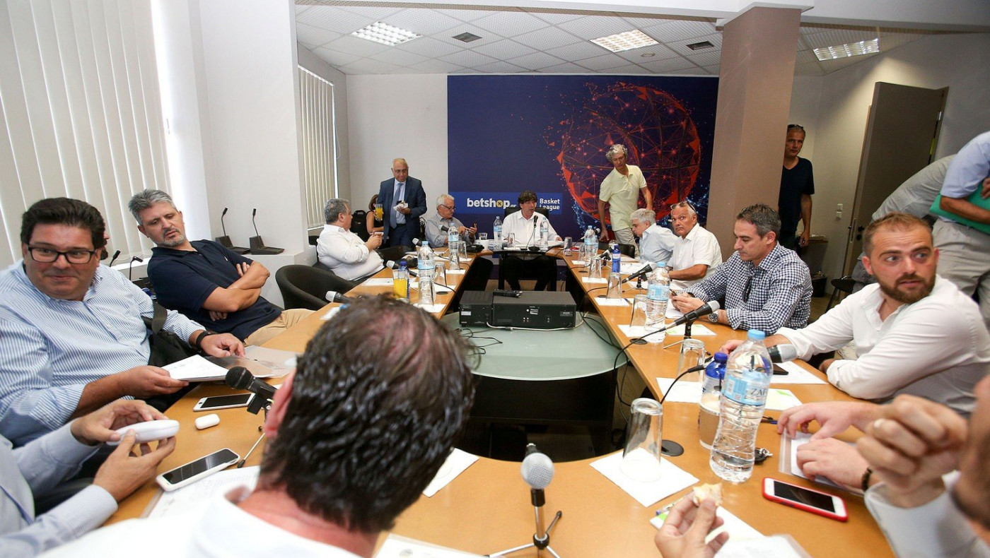 Αναδιάρθρωση: Ποιοι θέλουν και ποιοι όχι