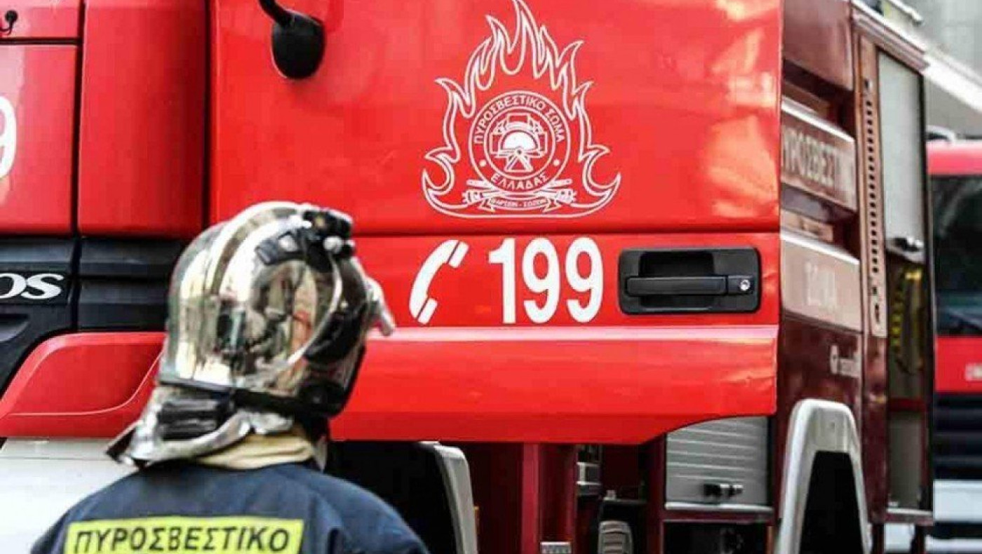 Θεσσαλονίκη: Πήραν φωτιά δύο Ι.Χ. στους Αμπελόκηπους