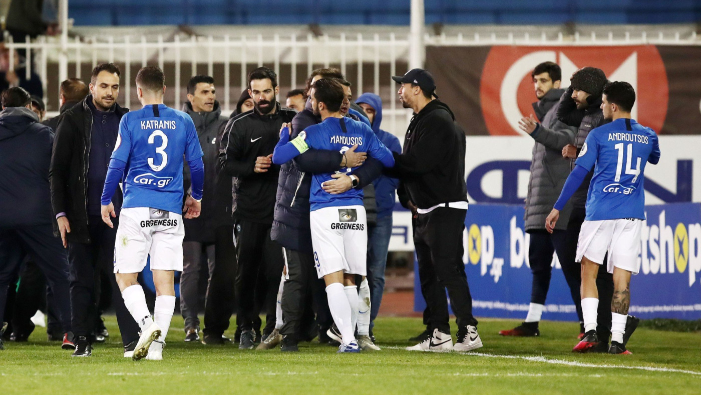 Χαμός στο Περιστέρι και ένταση μεταξύ παικτών του Ατρομήτου και οπαδών τους