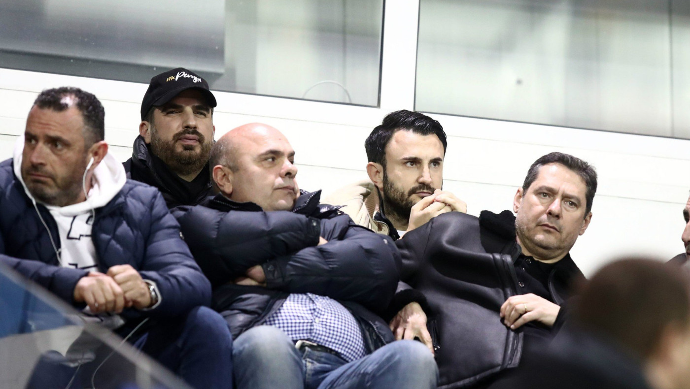 Τρελό γλέντι στα αποδυτήρια με Καρυπίδη και παίκτες!