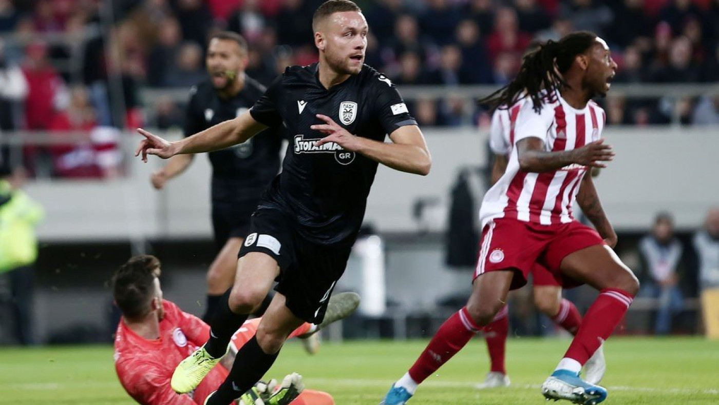 Ίνγκι Ίνγκασον: Ο στόπερ που συχνά «ντύνεται» φορ