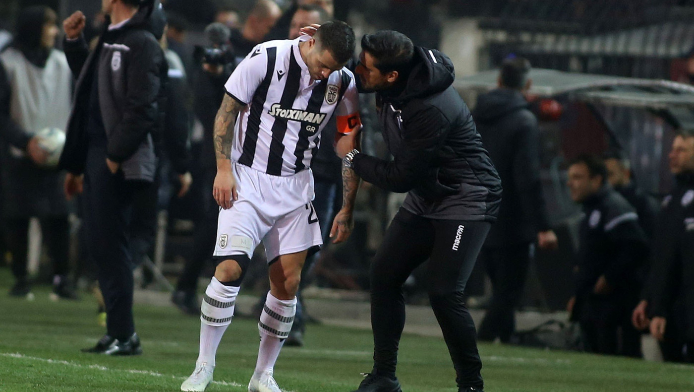 Βάλτε, επιτέλους, πλάτες προπονητές και παίκτες…