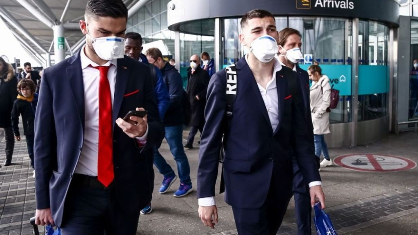 Με μάσκες ο Ολυμπιακός στο Λονδίνο