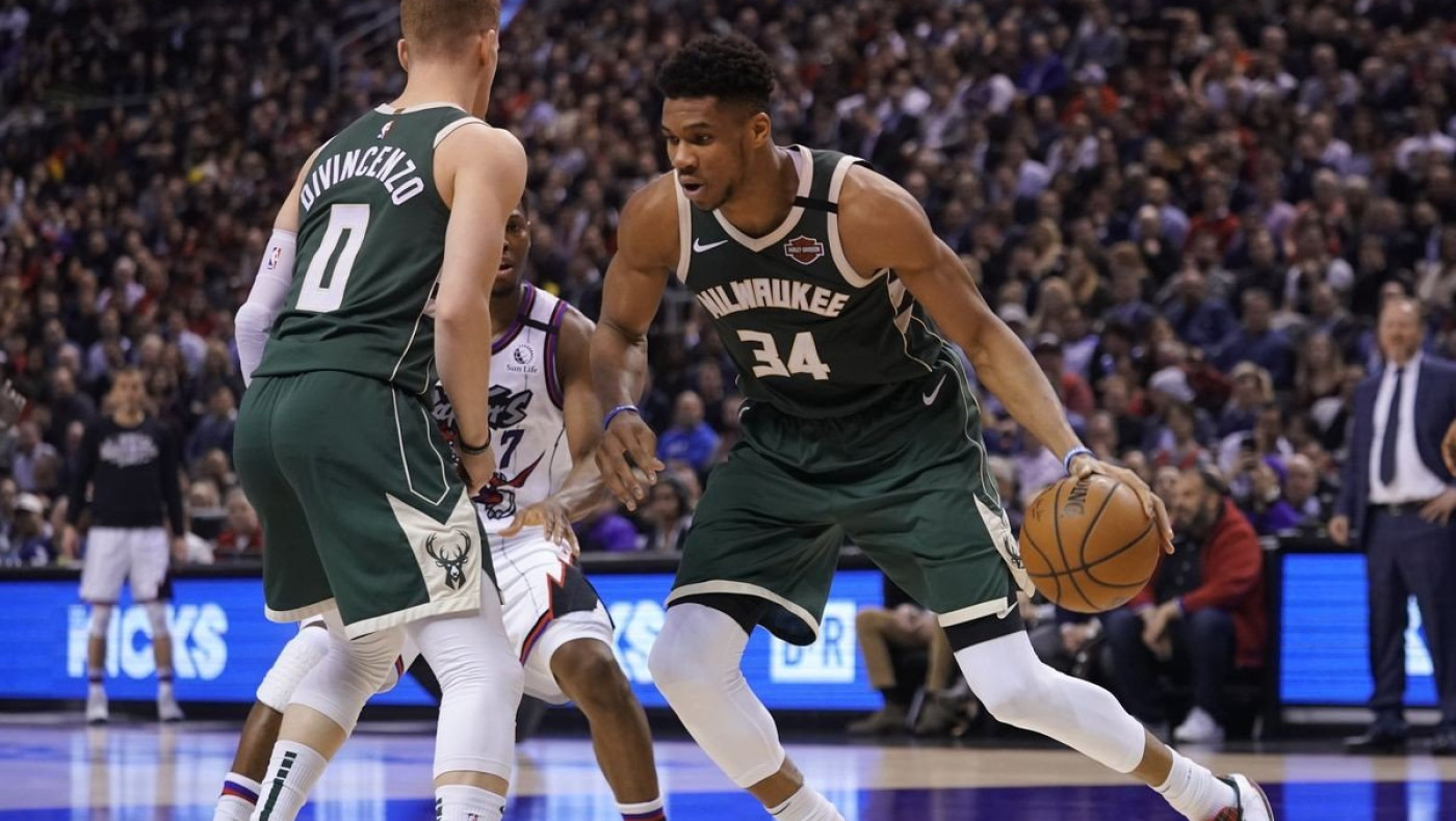 Οριακά δεν έπιασε trible-double ο Γιάννης, 40 πόντους ο ΛεΜπρόν