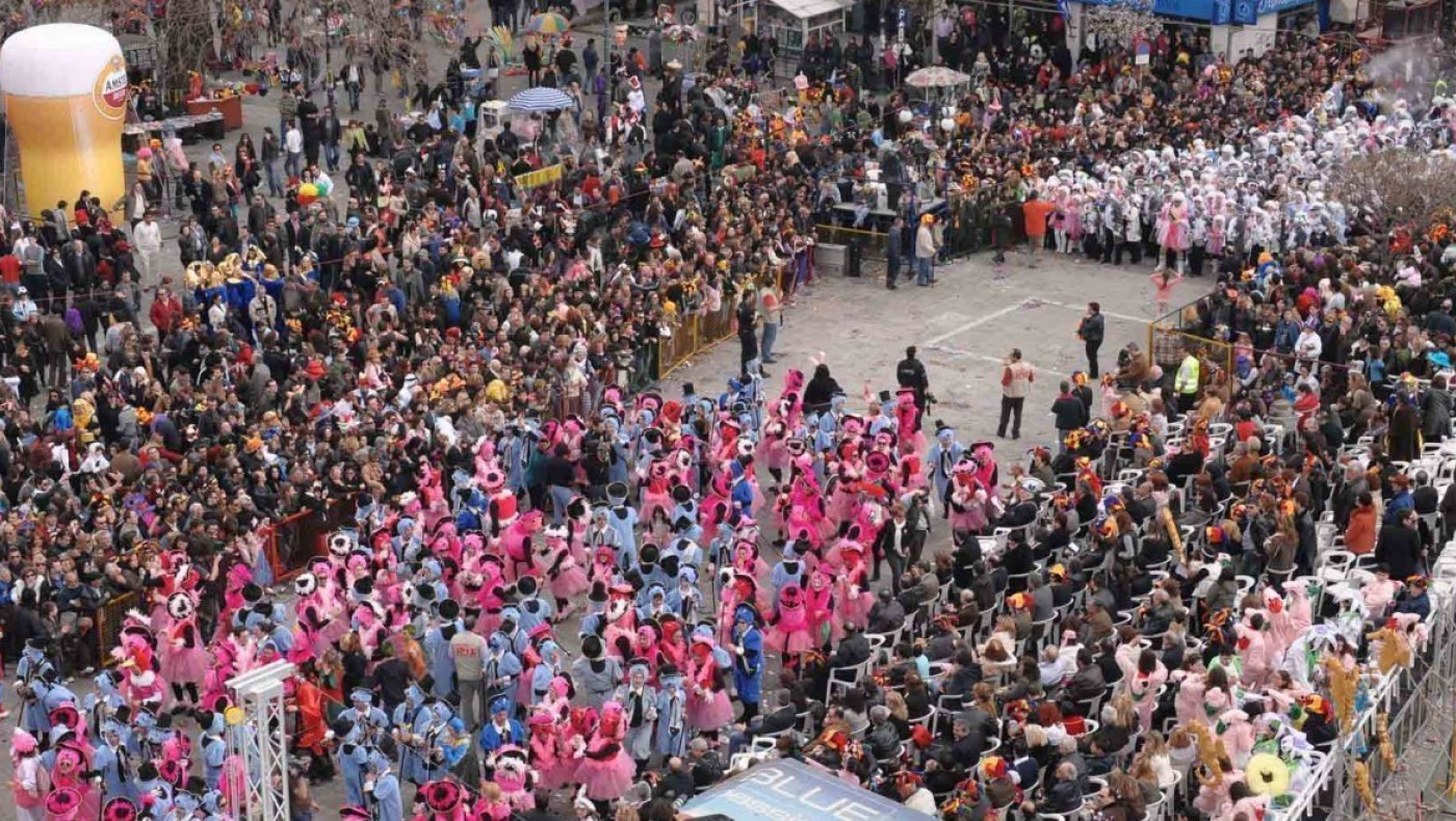 Ο κοροναϊός δεν σταματάει τους καρναβαλιστές στην Ξάνθη