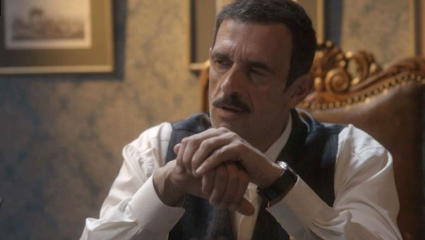 Άγριες Μέλισσες: Εκτός ελέγχου ο Δούκας, καίει όλο το Διαφάνι