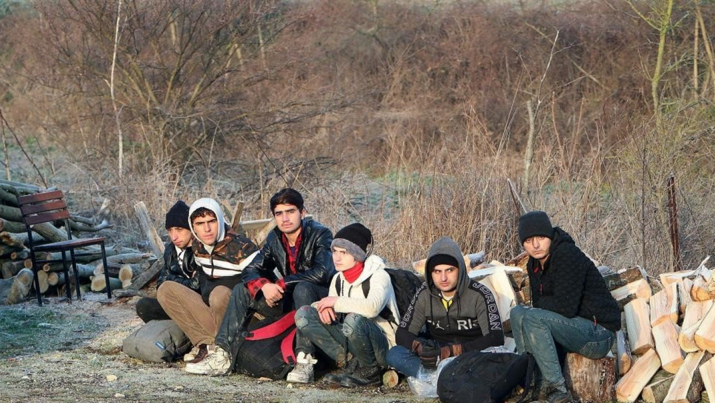 Τα SMS που στέλνει η κυβέρνηση σε πρόσφυγες και μετανάστες