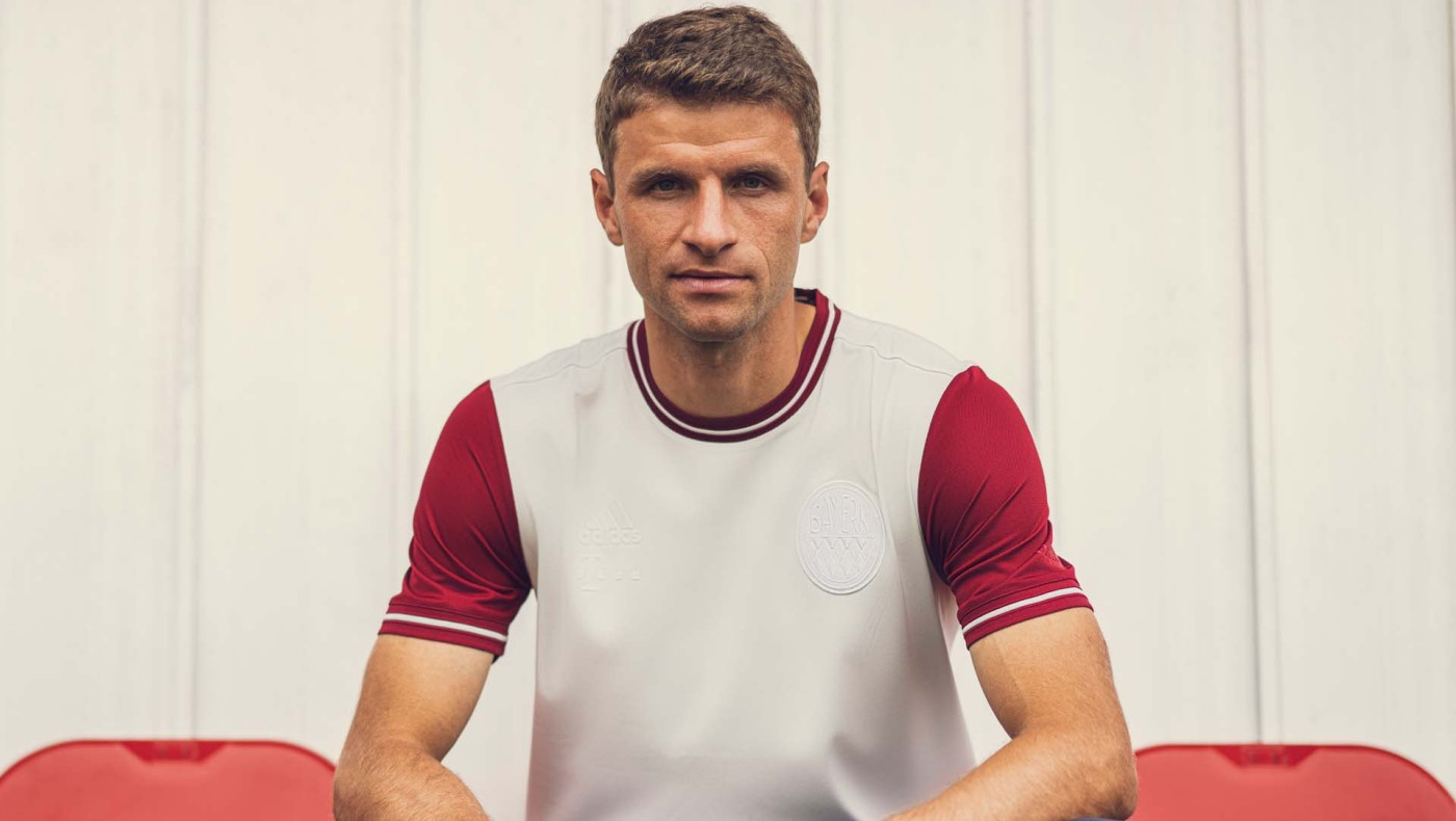 Η επετειακή φανέλα της Μπάγερν μας γυρίζει πολλά χρόνια πίσω