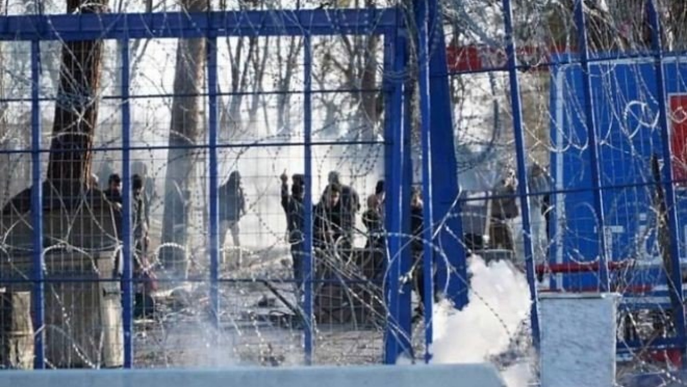 Έβρος: Το στρατιωτικό όχημα που επιχείρησε να ρίξει τον φράχτη