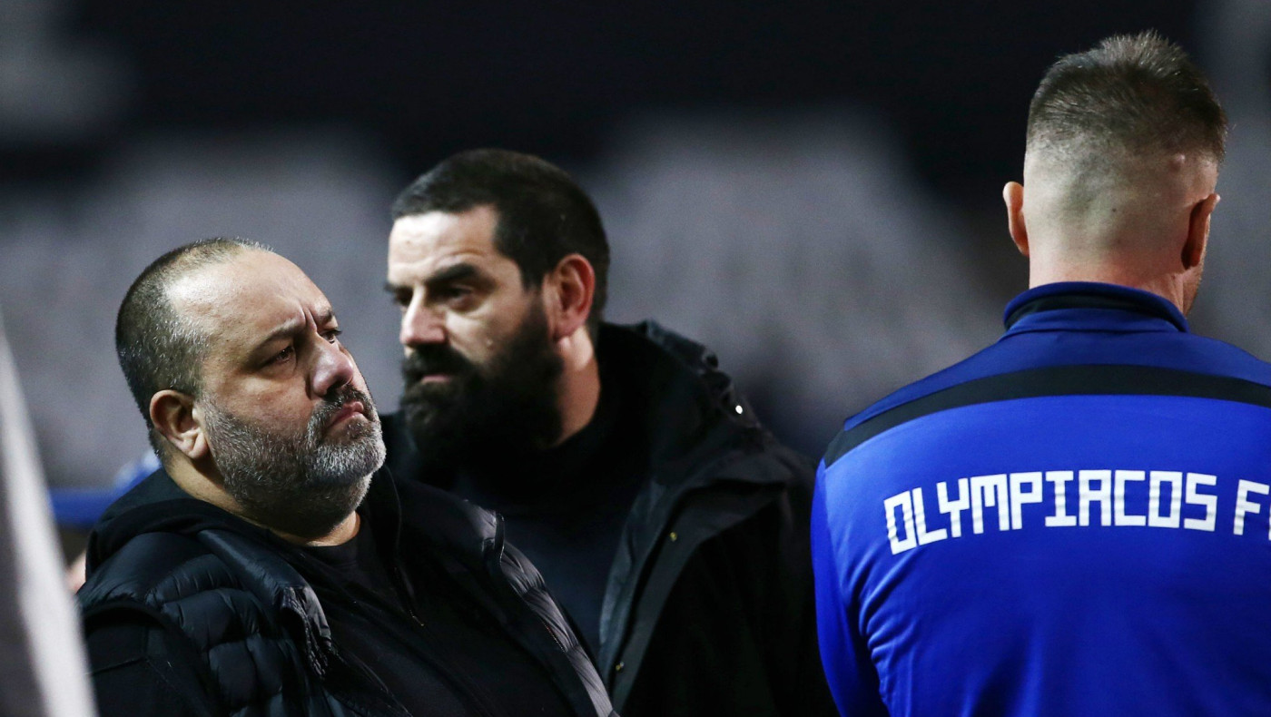 Καραπαπάς: «Σαν το θέατρο Τζένη Καρέζη ήταν»