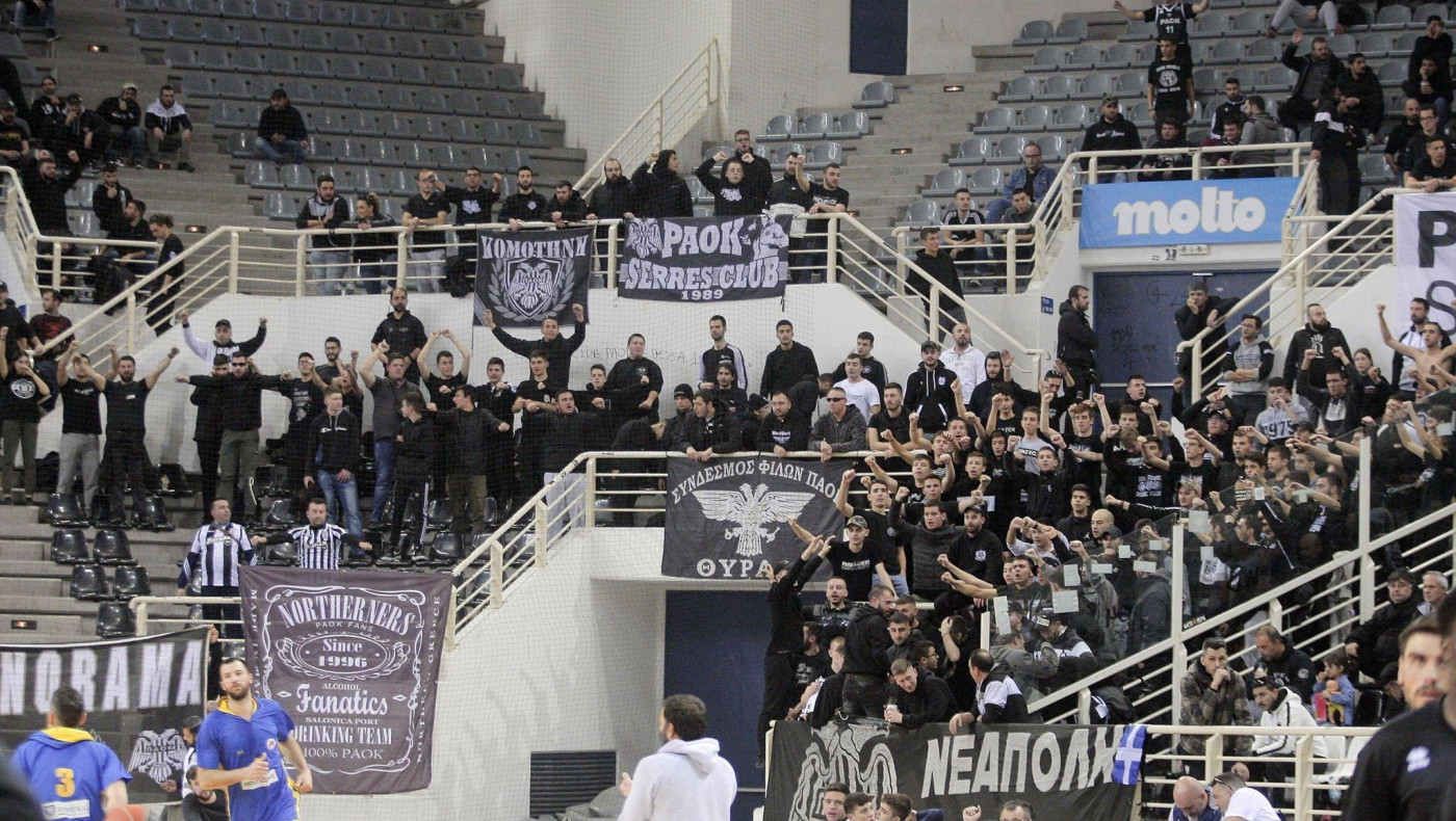 Ένταση στο Παλατάκι, αποδοκιμασίες σε παίκτες και παράγοντες