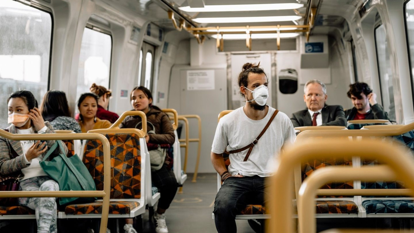 VIRAL: Καυγάς σε τρένο λόγω... κορωνοϊού