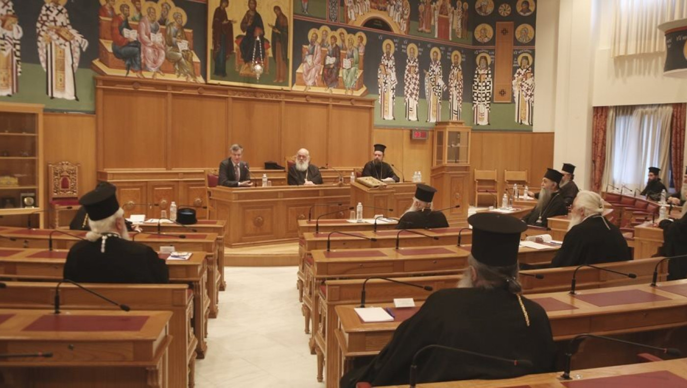 Αναβάλλονται οι λειτουργίες, οι γάμοι και οι βαφτίσεις