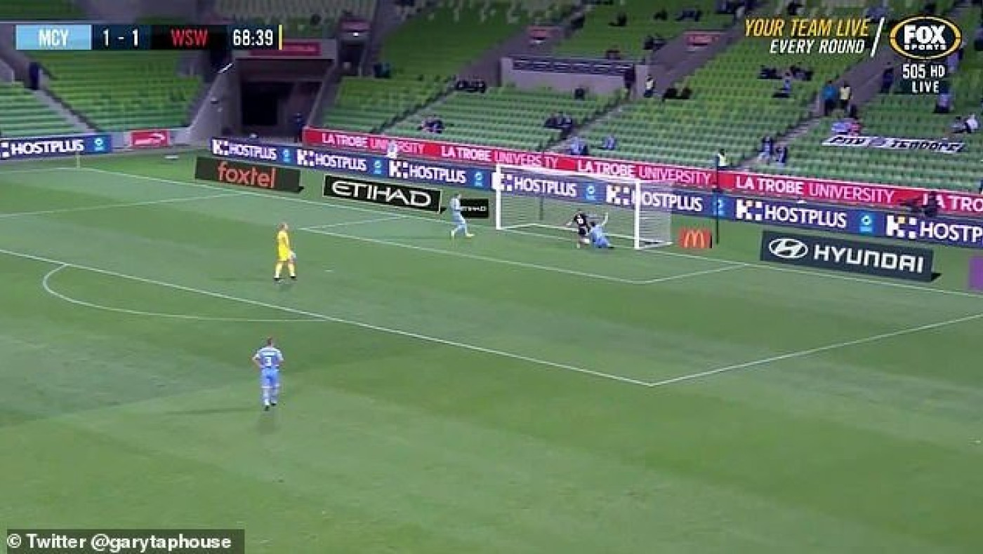 Αυτό είναι το τάκλιν της χρονιάς!