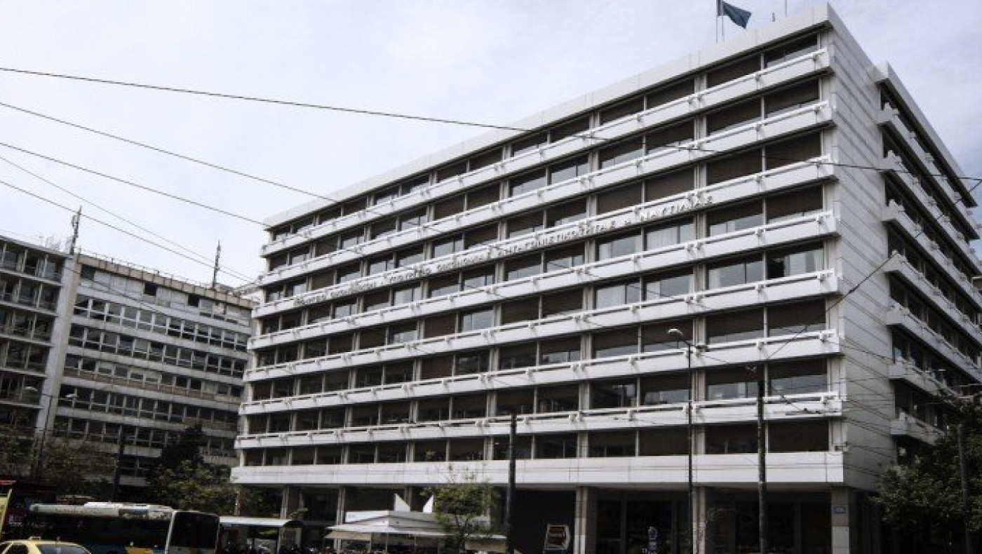 Οι επιχειρήσεις και οι επαγγελματίες που θα ενταχθούν στο πακέτο στήριξης λόγω κορωνοϊού