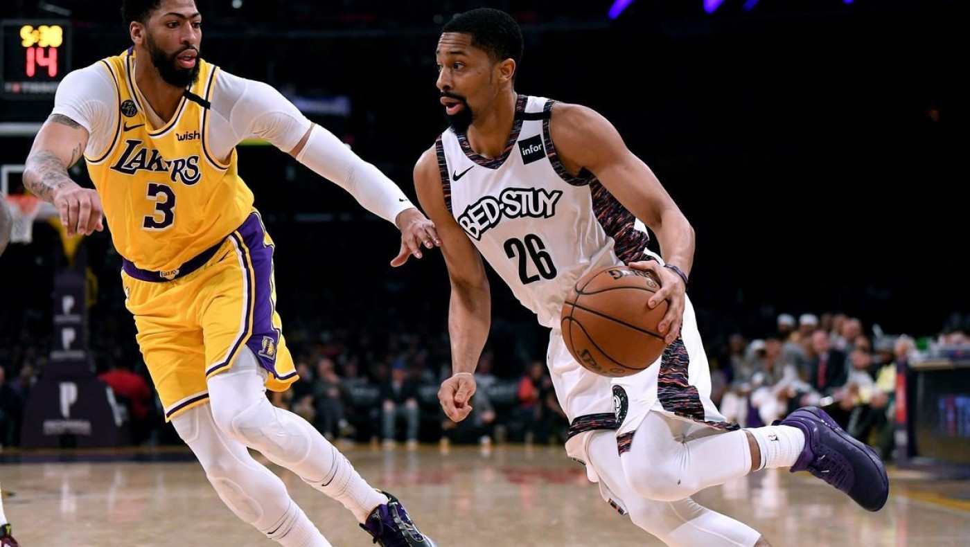 Ήττα-σοκ για τους Λέικερς, περίπατος για τους Κλίπερς