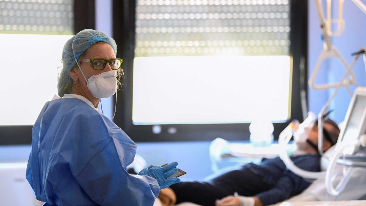 Ιταλός γιατρός: «Θα είμαστε αντιμέτωποι με τον ιό για άλλους τρεις μήνες»