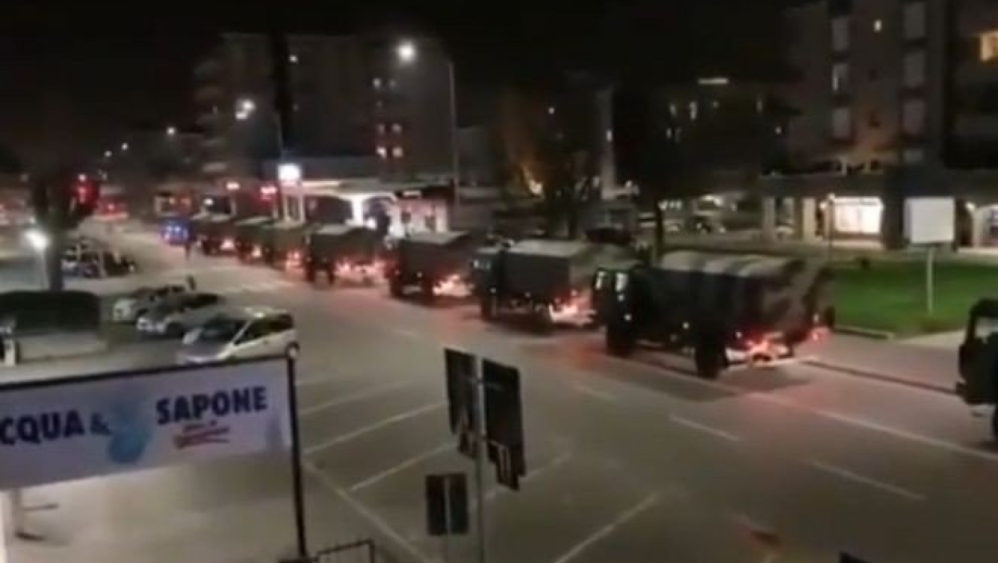 ΣΟΚ: Στρατιωτικά φορτηγά μεταφέρουν νεκρούς από κορωνοϊό στην Ιταλία