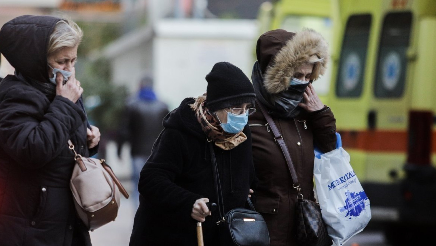 Απίστευτο σκηνικό στην Κοζάνη-Ηλικιωμένες πιάστηκαν στα χέρια