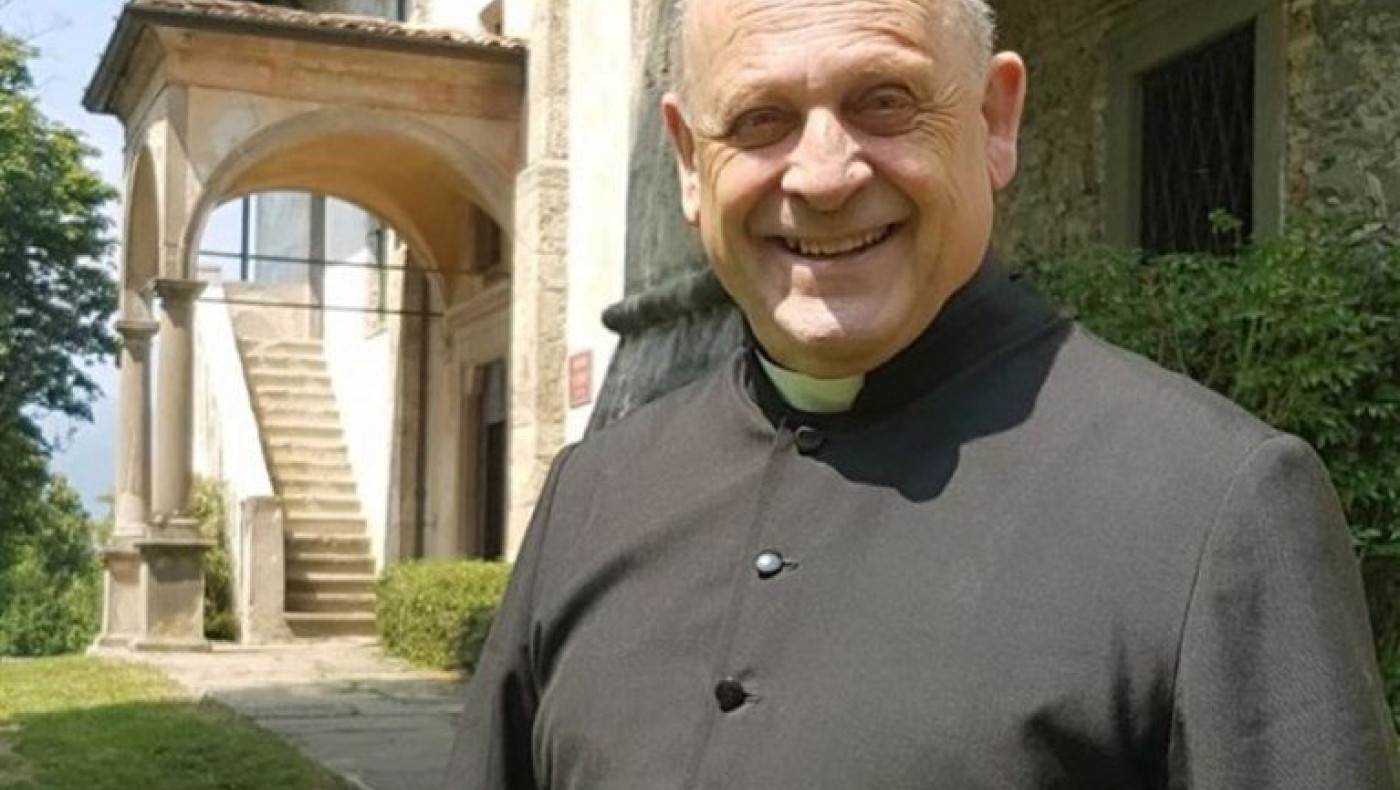 ΣΥΓΚΛΟΝΙΣΤΙΚΟ: Ιερέας πέθανε γιατί έδωσε τον αναπνευστήρα του σε νεότερο ασθενή κορωνοϊού