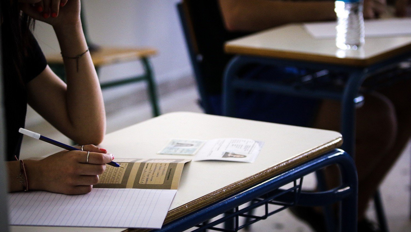 Κορωνοϊός:  Πότε είναι το πιθανό σενάριο να διεξαχθούν οι Πανελλαδικές