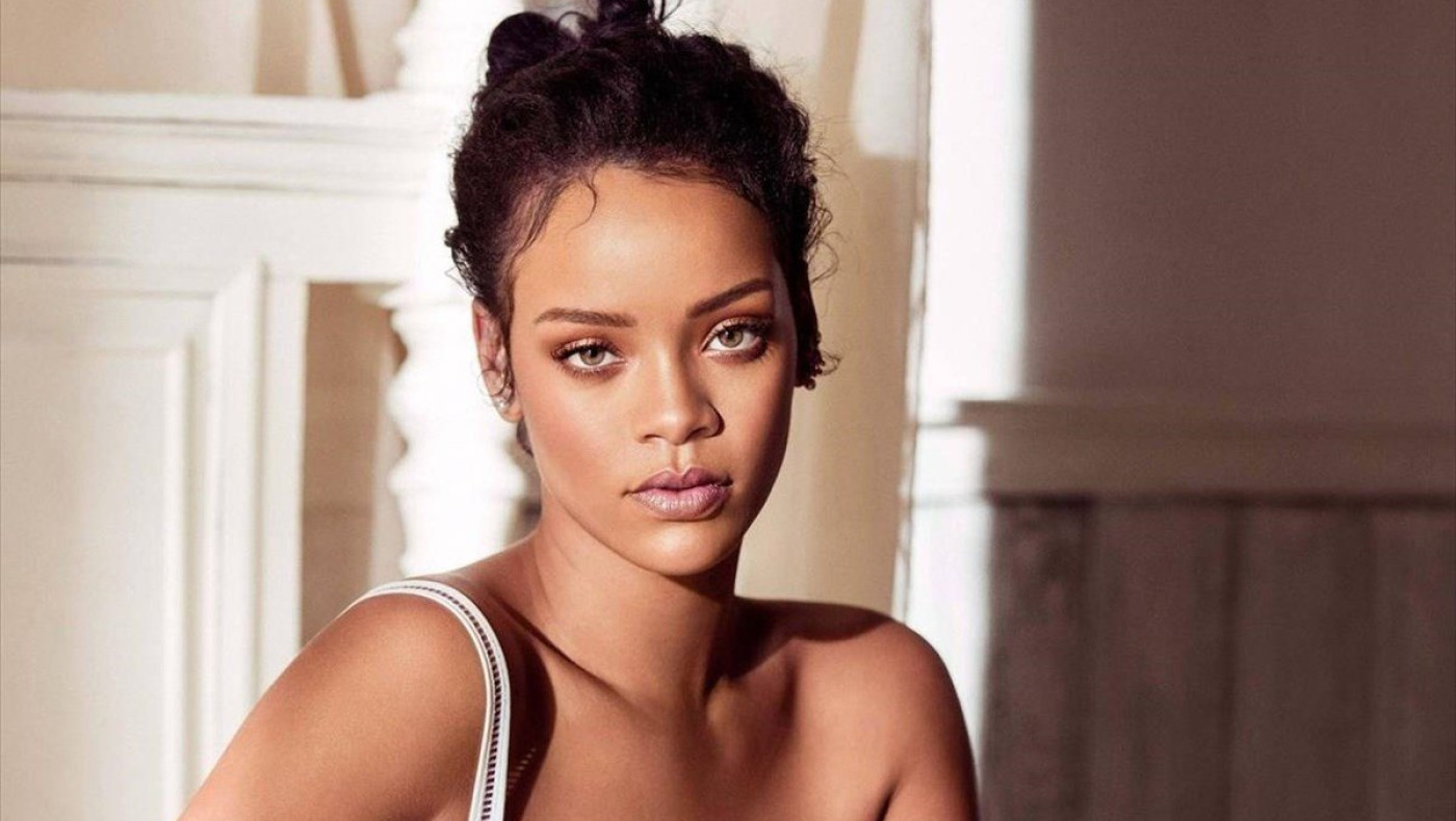 Ριάνα: Μαγειρική με σέξι εσώρουχα