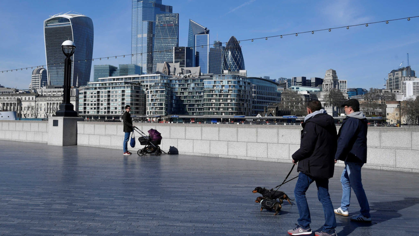 Μπορεί να φτάσουν και 70.000 οι θάνατοι από κορωνοϊό στη Βρετανία