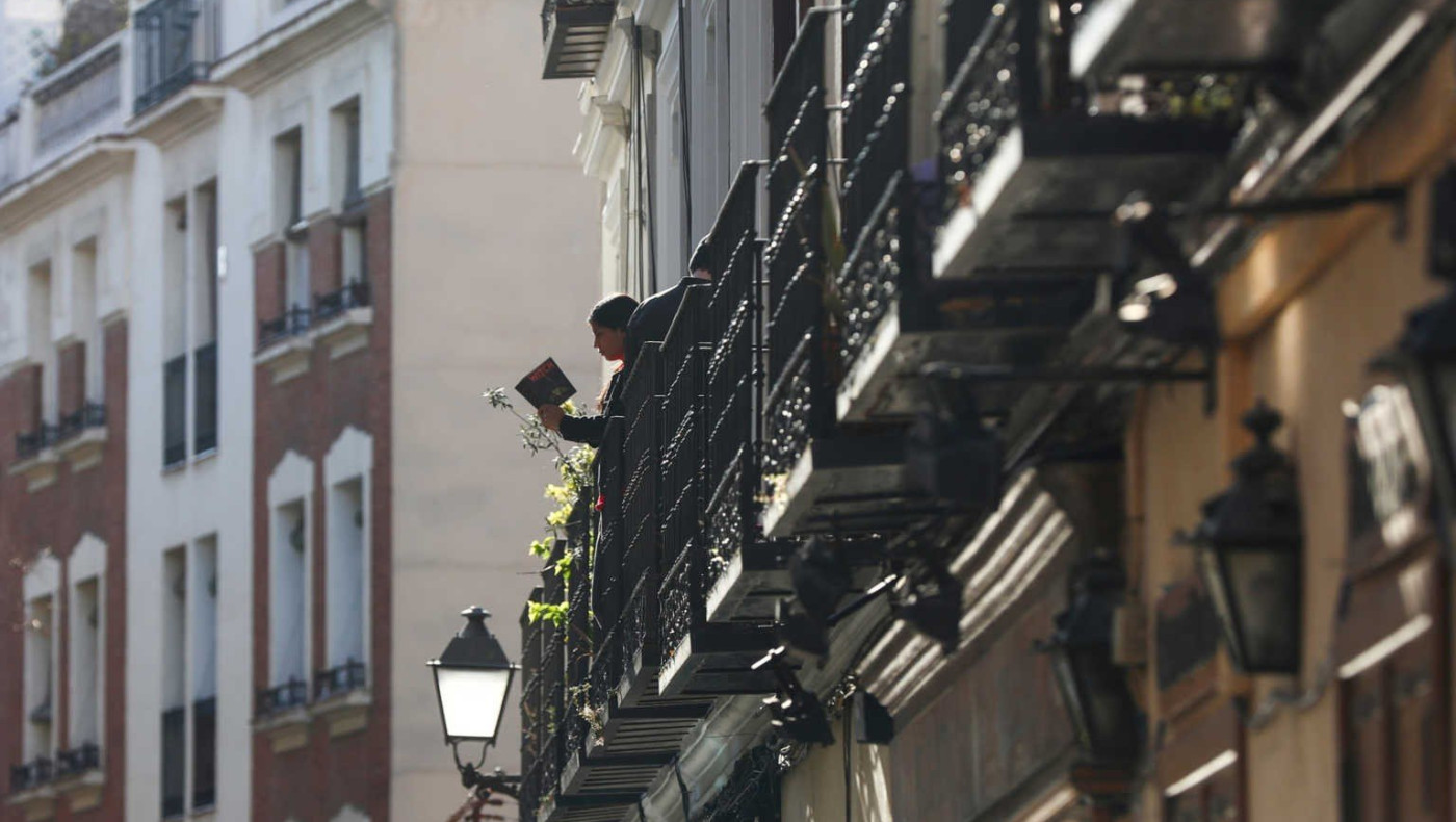 Μένουν μόνο τα αναγκαία ανοιχτά στην Ισπανία