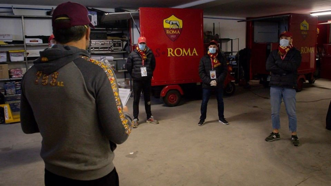 Χείρα βοηθείας από τη Ρόμα στους ηλικιωμένους οπαδούς της