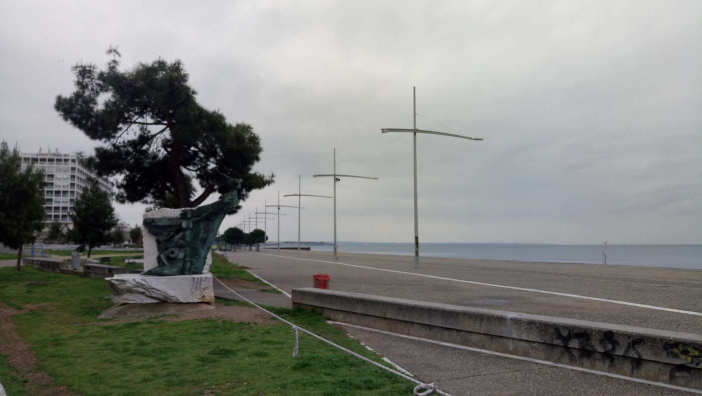 Μόνιμη η εικόνα πλέον της άδειας παραλίας, περιπολίες Δημοτικής Αστυνομίας και Δίας!