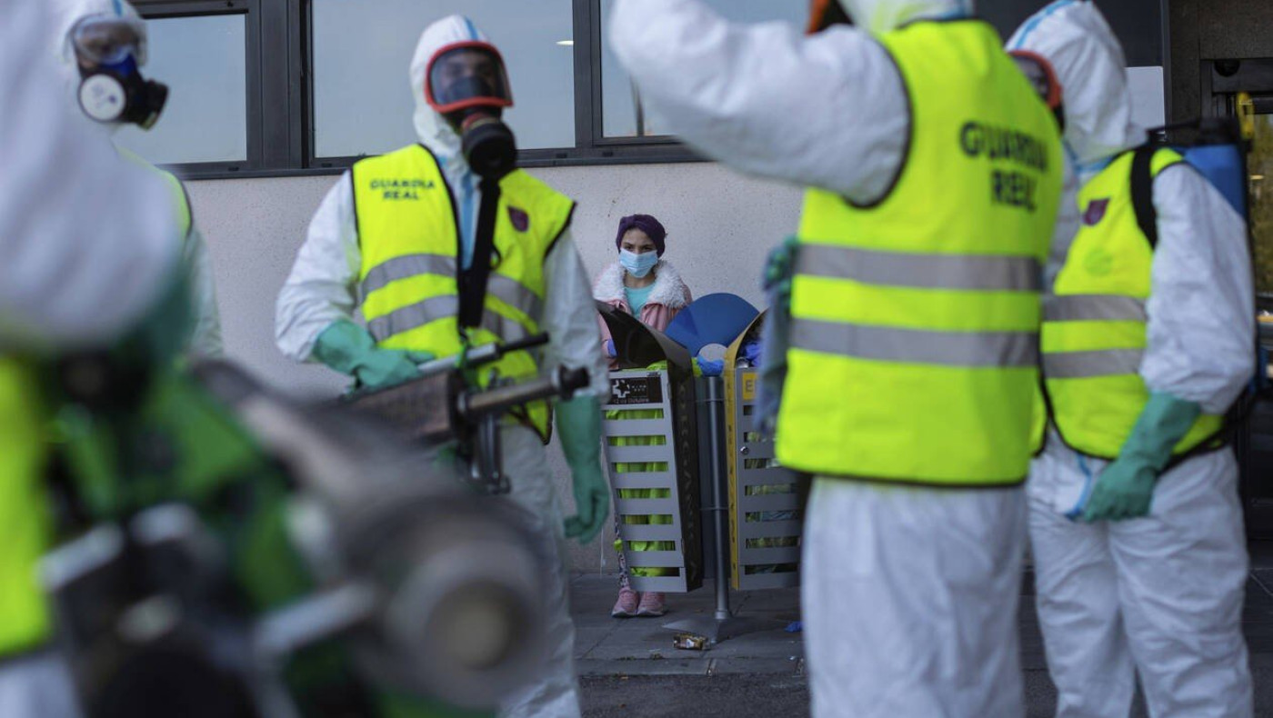 «Αρχές Μαρτίου μας έλεγαν μη φοβάστε και τώρα τρέχουν και δε φτάνουν»