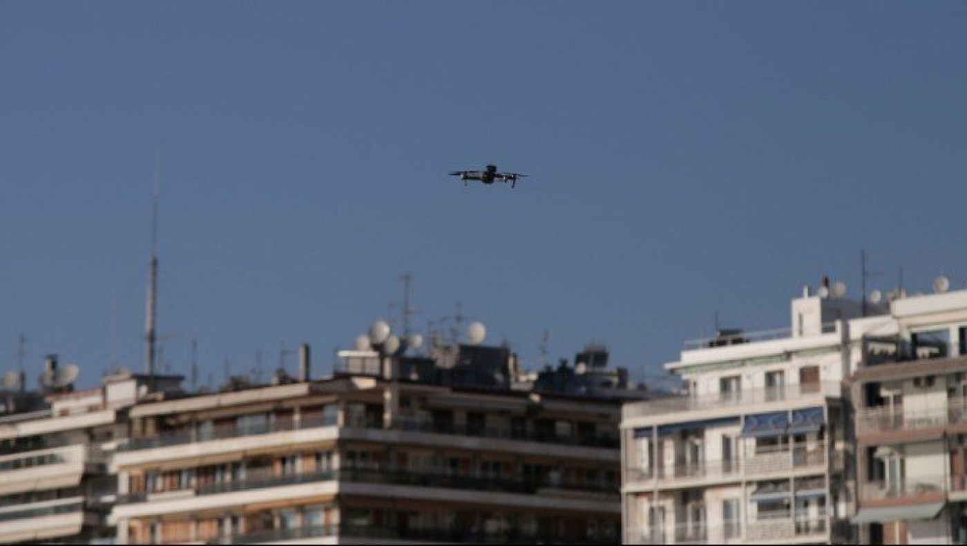 Με drone ενημερώνονται οι πολίτες να μείνουν σπίτι στη Θεσσαλονίκη