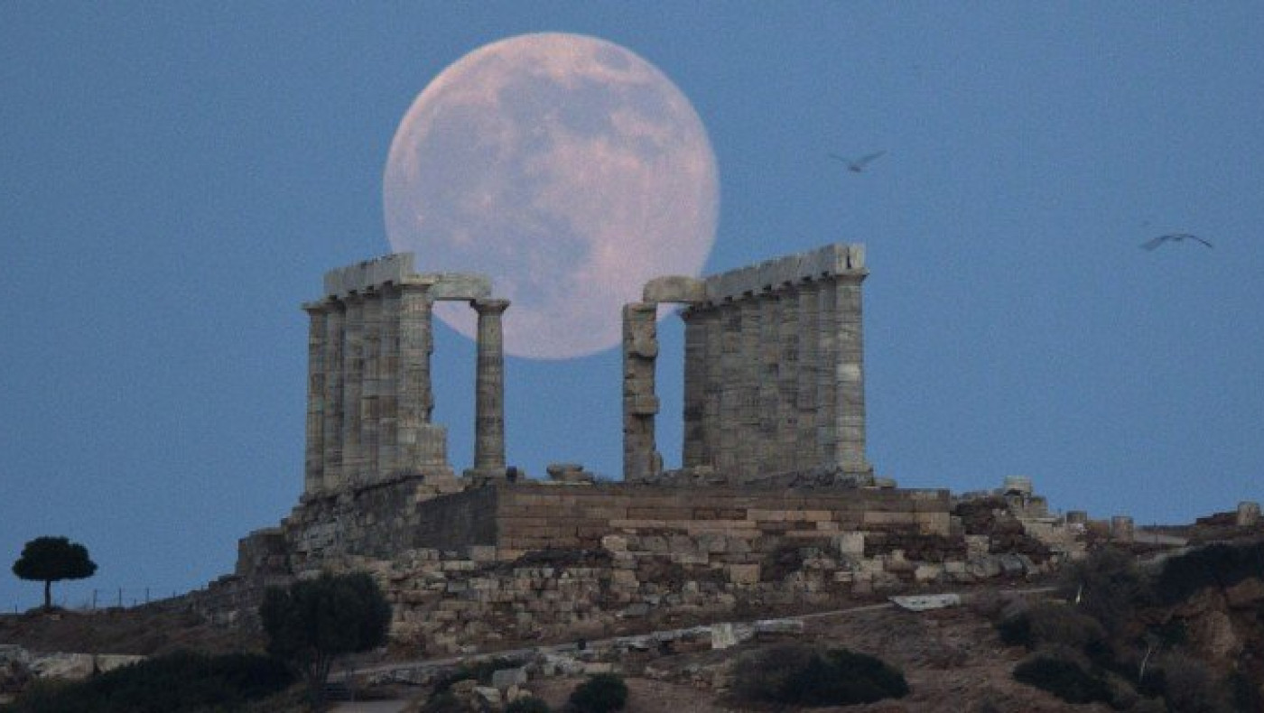 Υπερθέαμα με τη μεγαλύτερη υπερπανσέληνο του 2020